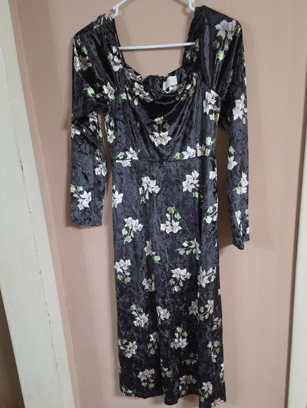 MELLODAY Black Floral Velvet Long Sleeve Midi Dress